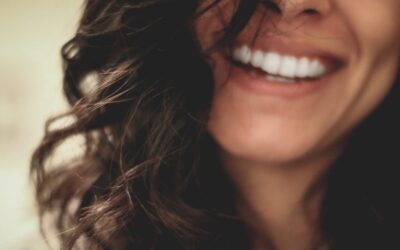 Naturalnie piękny uśmiech – kosmetyczne wybielanie zębów w Opolu